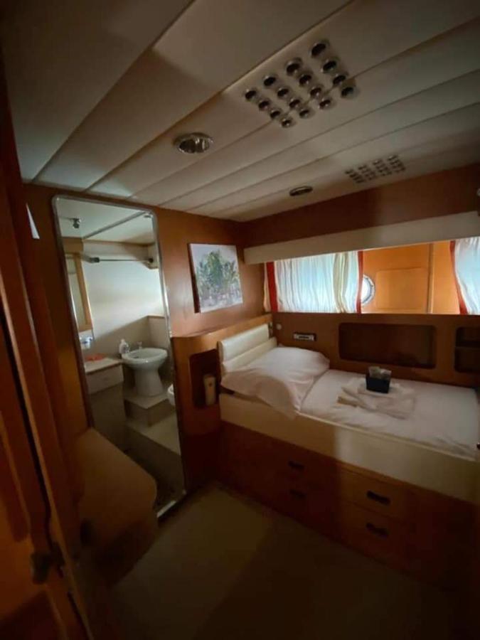 Boat And Breakfast Fiumicino - Roma Hotel Ostia Antica Exterior photo