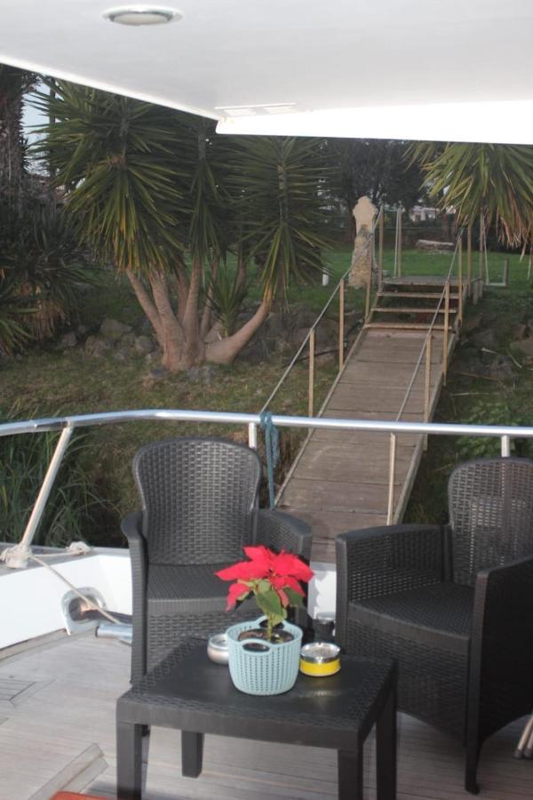 Boat And Breakfast Fiumicino - Roma Hotel Ostia Antica Exterior photo