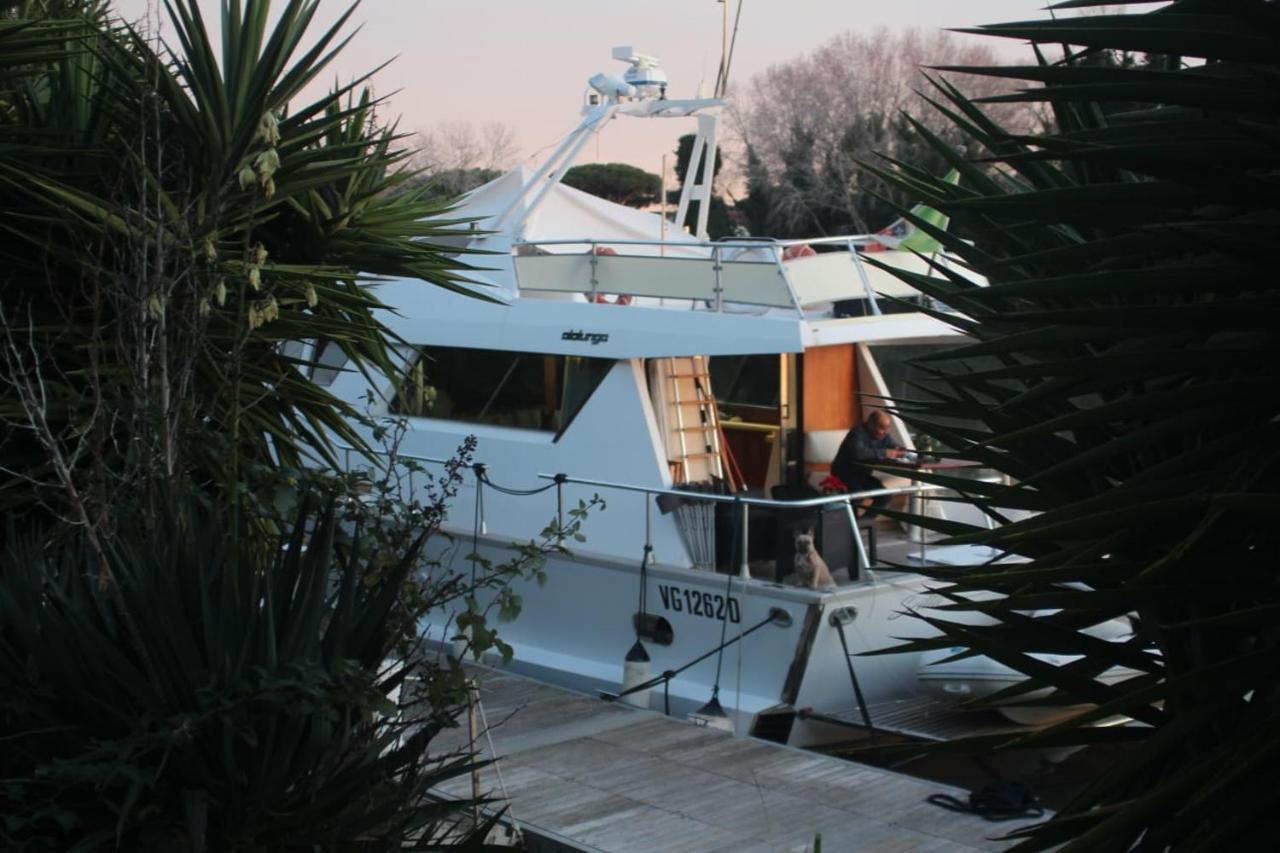 Boat And Breakfast Fiumicino - Roma Hotel Ostia Antica Exterior photo