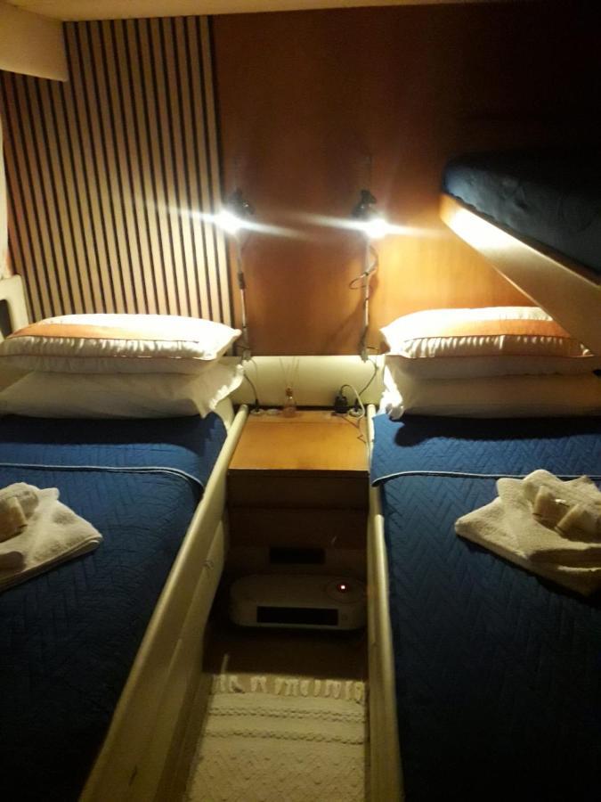 Boat And Breakfast Fiumicino - Roma Hotel Ostia Antica Exterior photo